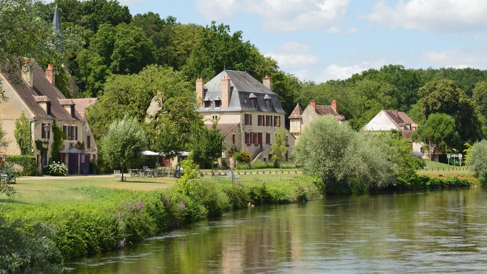 Village et vallée de la Dordogne